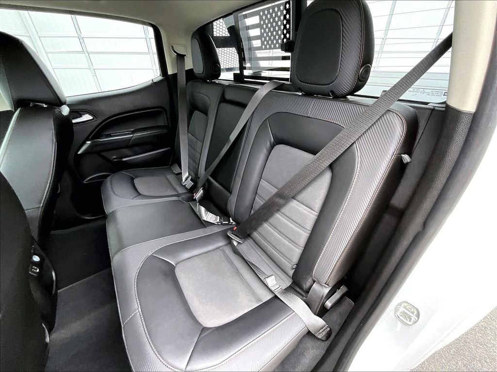 Used 2021 White GMC AT4 w/Cloth image 15