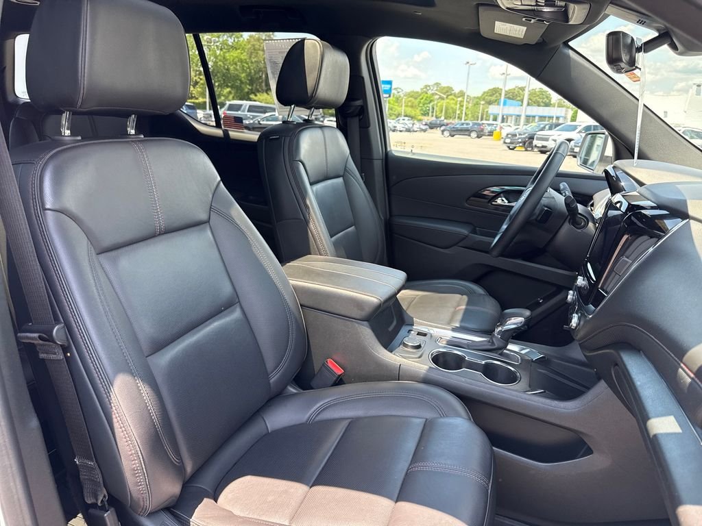 Used 2023 White Chevrolet RS image 25