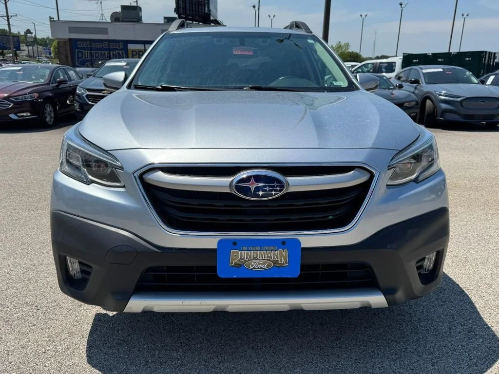 Used 2022 Ice Silver Metallic Subaru Limited image 9