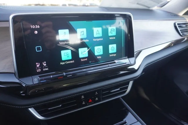 New 2026 Pure Gray Volkswagen 2.0T SE w/Technology image 29