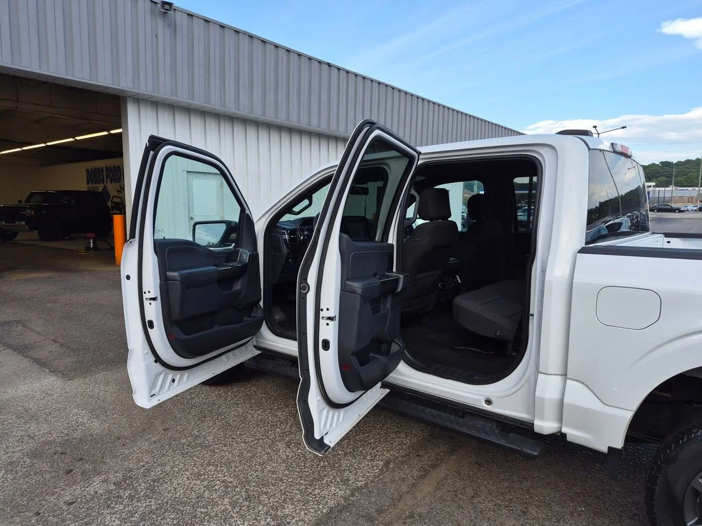 Certified Used 2023 Oxford White Ford XLT image 21