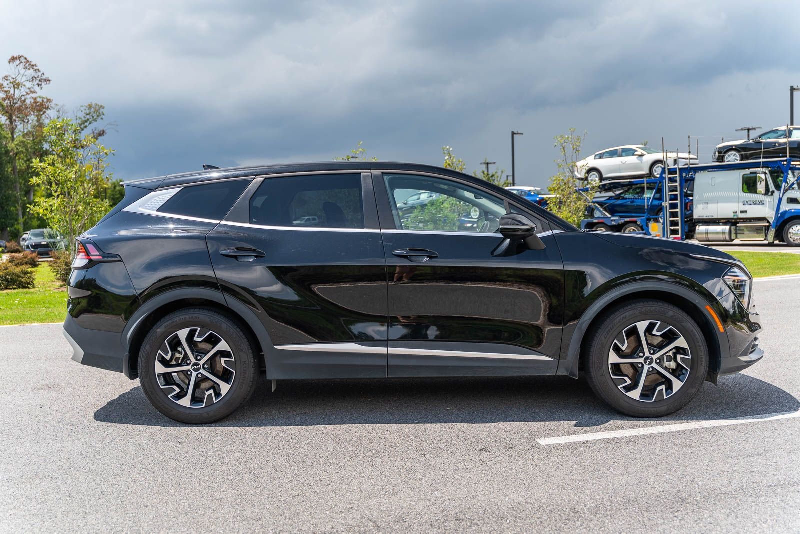 Used 2025 Black Kia EX image 8
