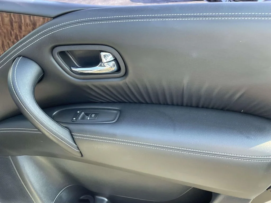 Used 2020 Silver Nissan SL 4WD image 7