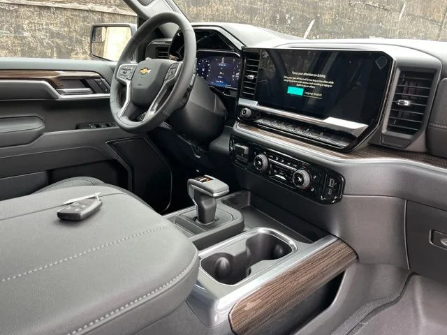 New 2026 White Chevrolet LT image 25