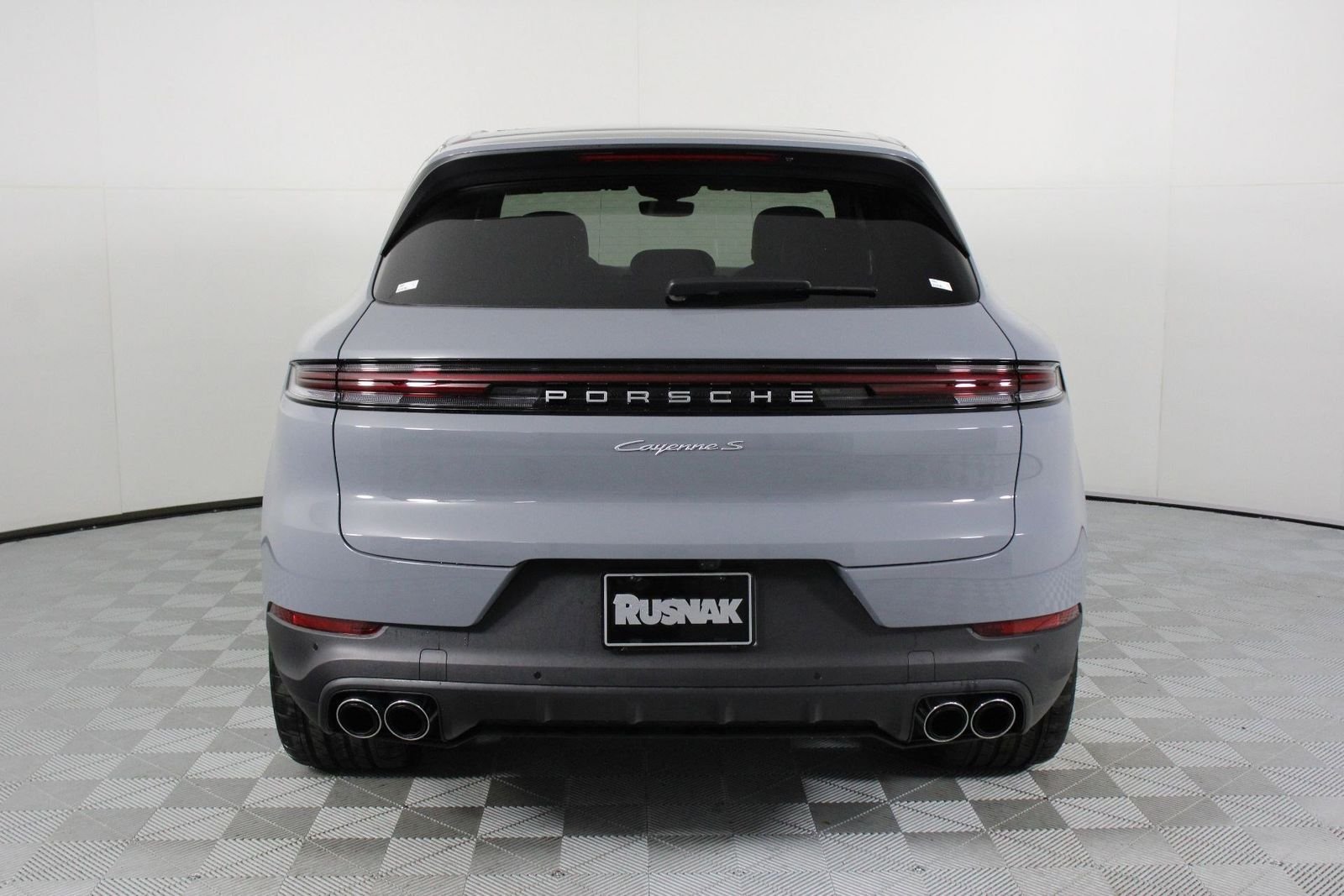 2026 Porsche Cayenne S - Photo 6