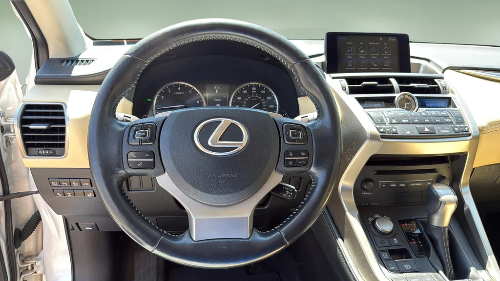 Used 2015 White Lexus 200t image 21