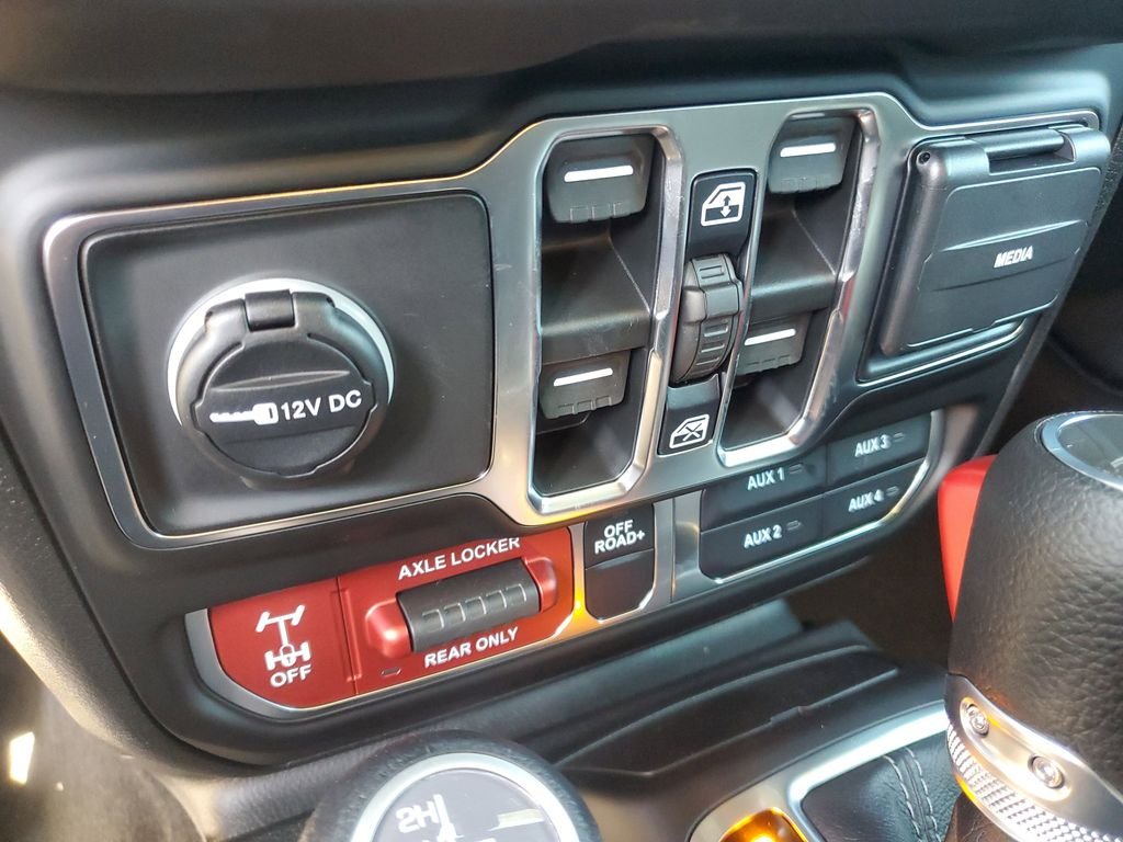 New 2026 Anvil Clear-Coat Exterior Paint Jeep Mojave image 17