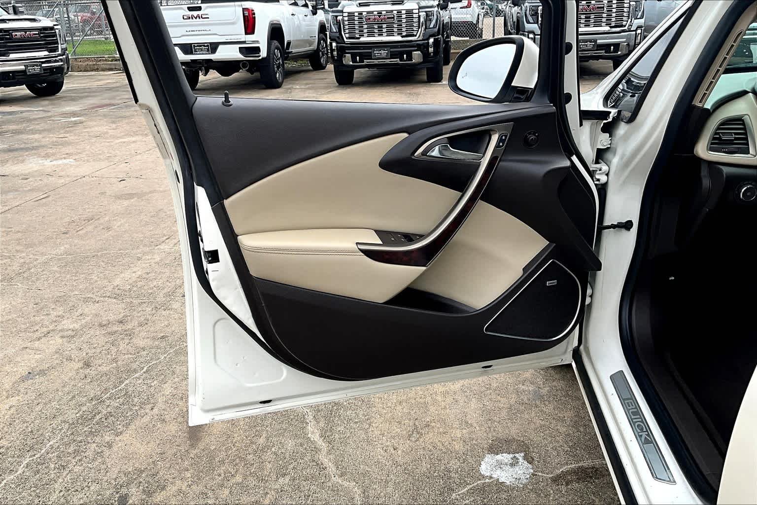 Used 2015 White Diamond Tricoat Buick Leather Group image 21