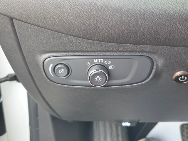 Used 2021 White Chevrolet LS image 25