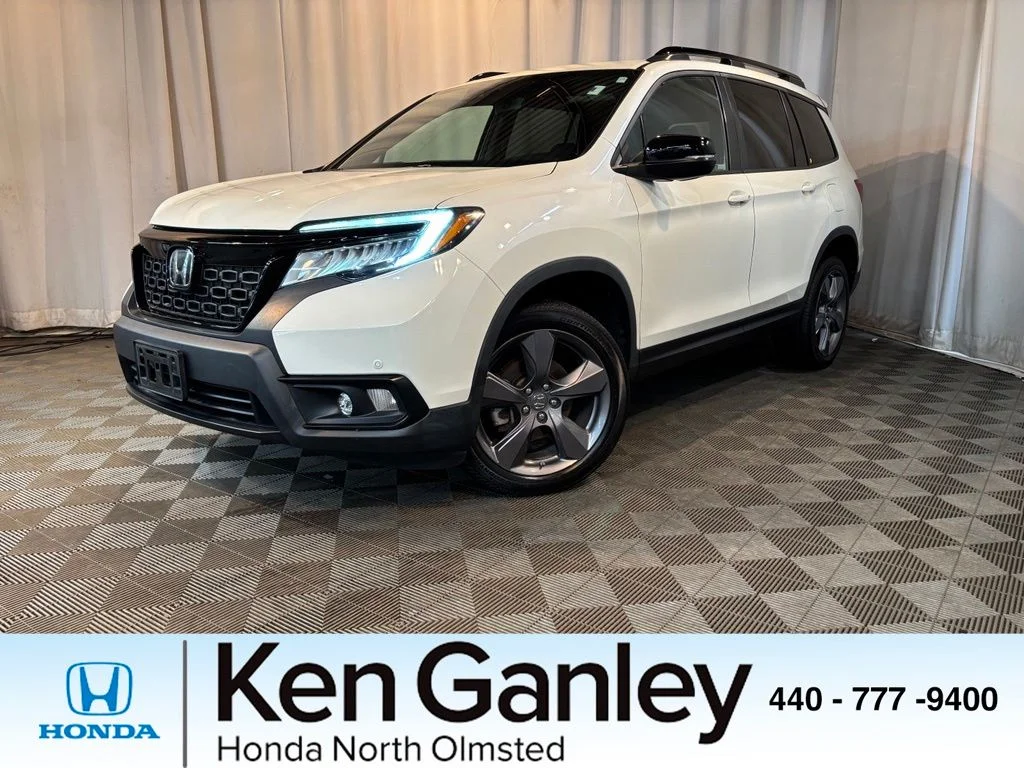 Used 2019 White Diamond Pearl Honda Touring image 1