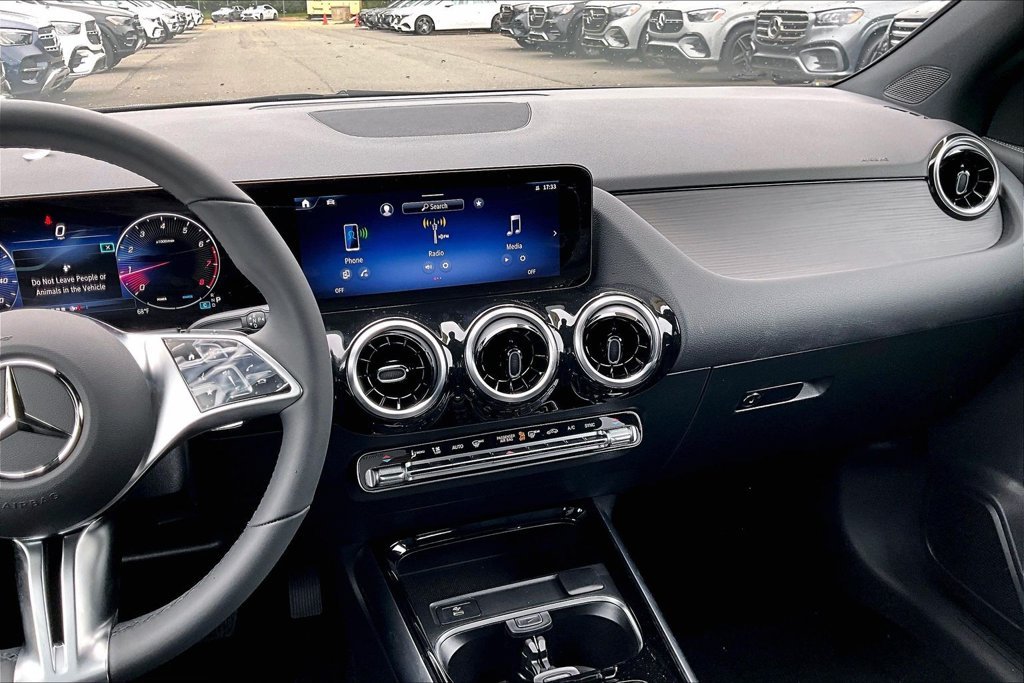 New 2026 Mountain Grey Metallic Mercedes-Benz GLA 250 image 7