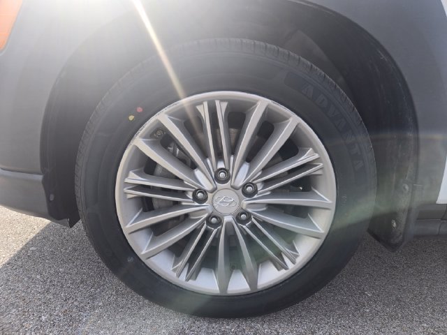Used 2019 White Hyundai SEL image 10