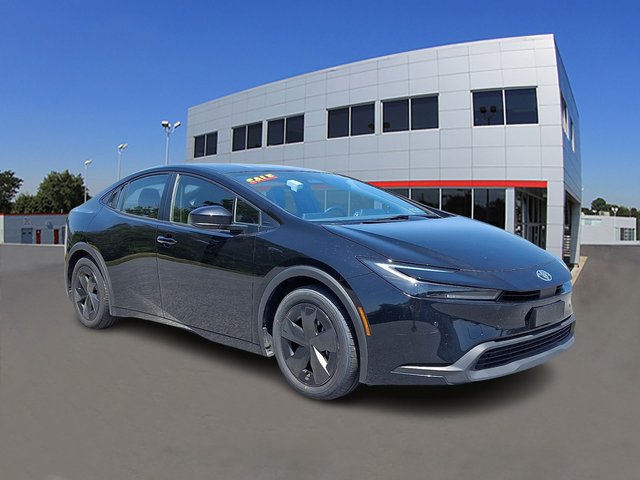 2025 Toyota Prius LE