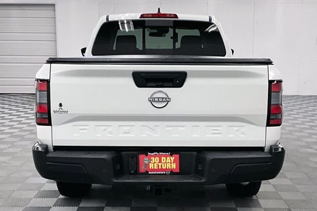 New 2026 Glacier White Nissan S image 4