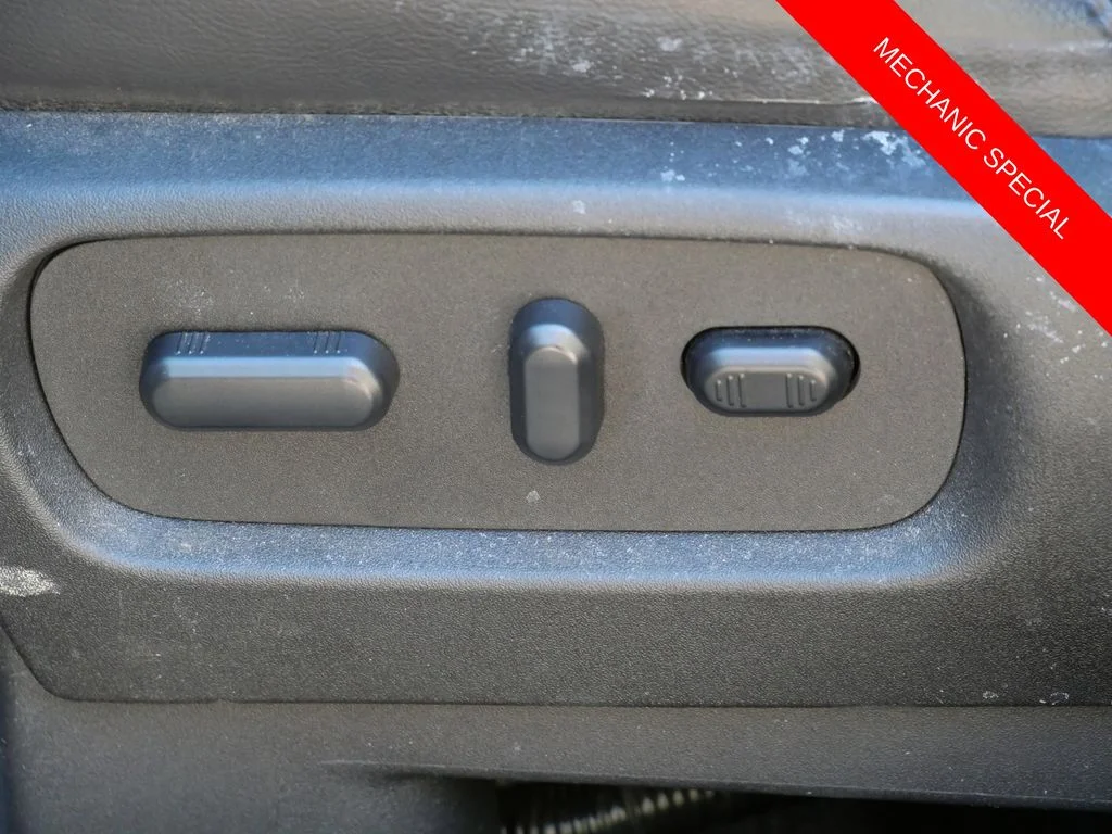 Used 2015  Ford XLT image 9
