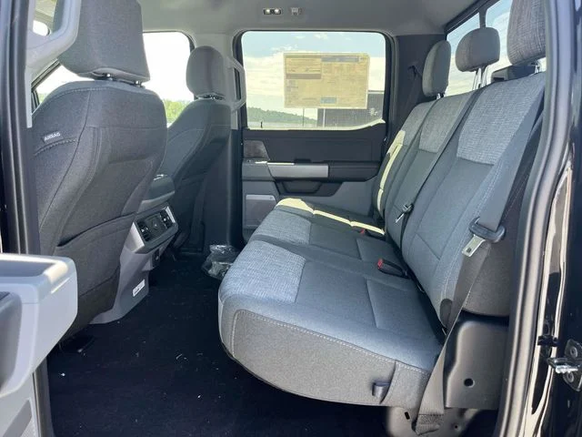 New 2026 Agate Black Metallic Ford XLT image 9