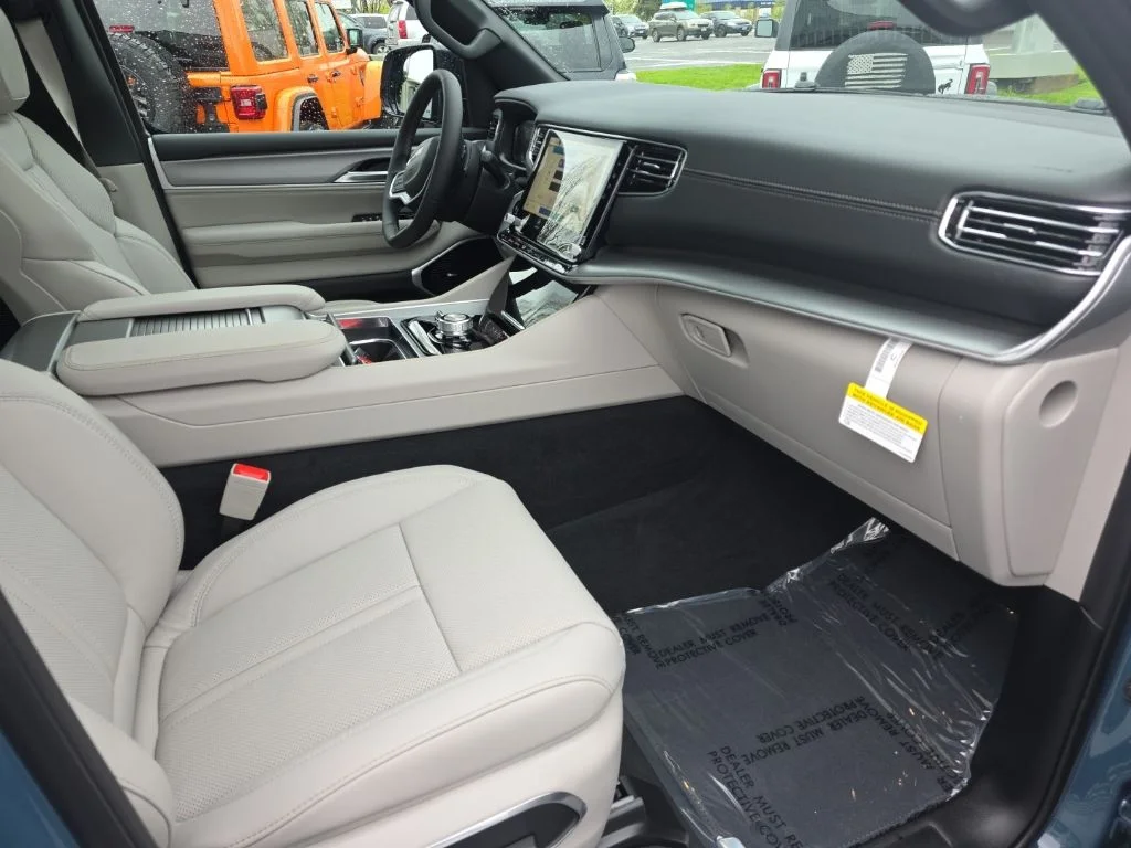 New 2026 Steel Blue Exterior Paint Jeep Limited Altitude image 10