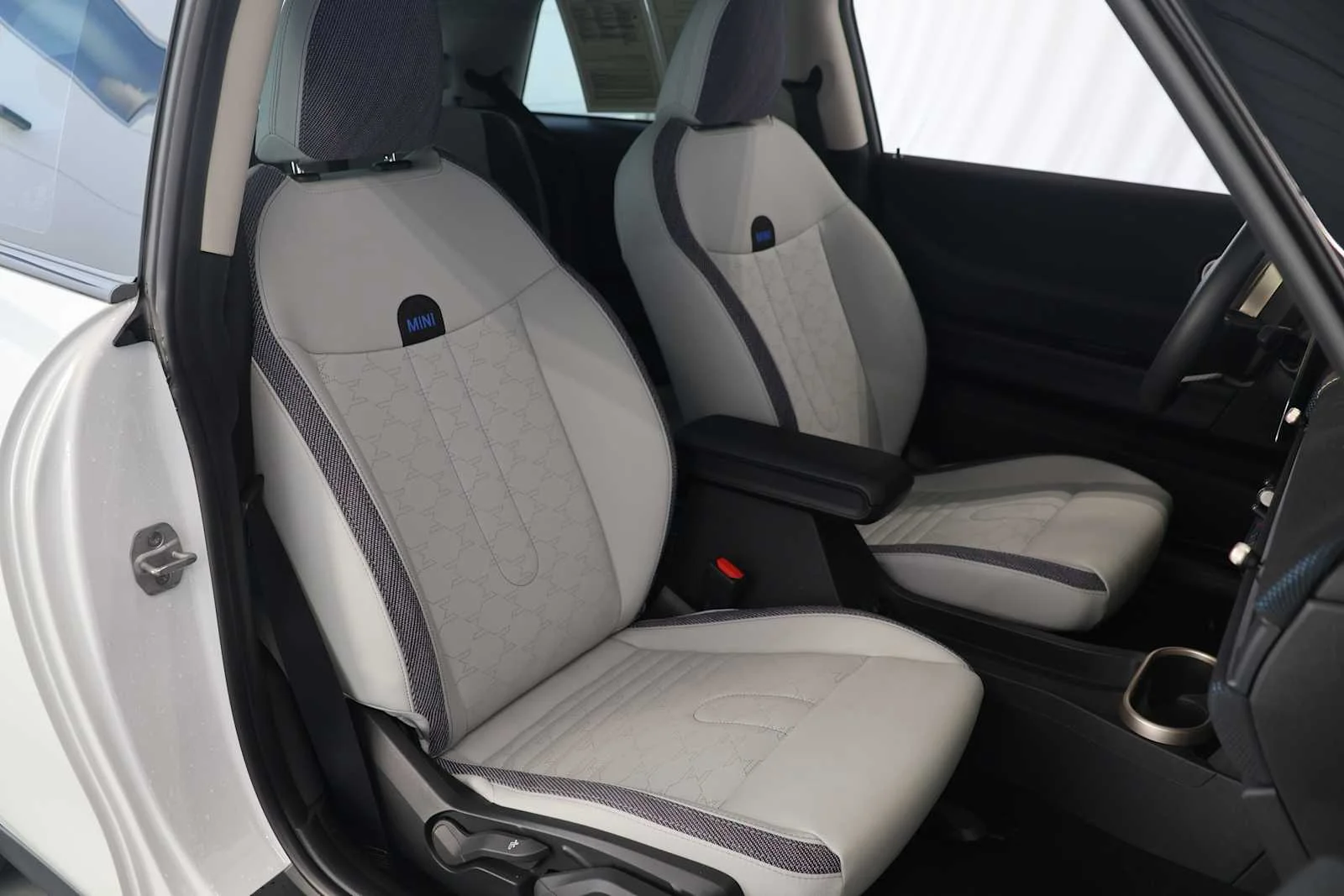 Used 2025 Nanuq White Metallic MINI Cooper image 12