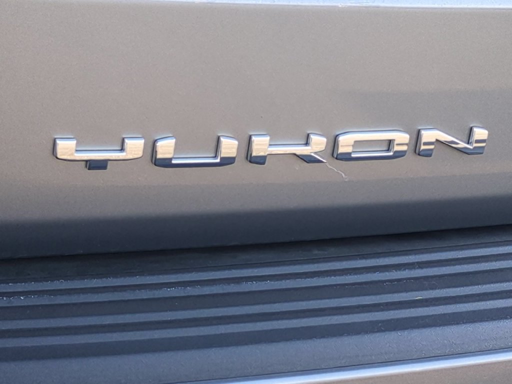 2026 GMC Yukon XL Denali - Photo 10