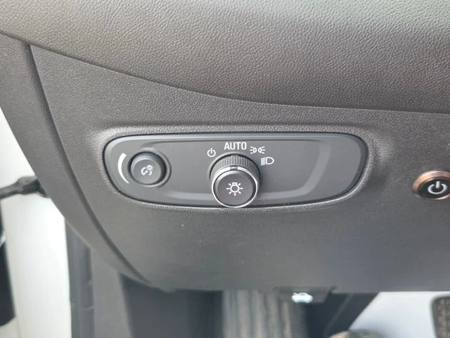 Used 2021 White Chevrolet LS image 25