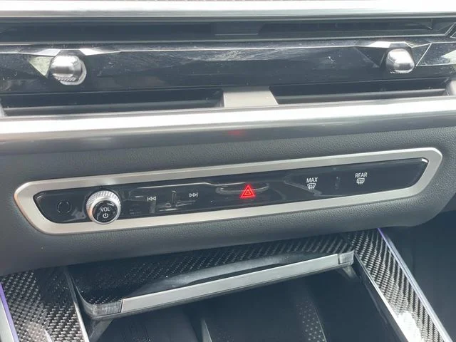 Used 2024 White BMW M60i image 29