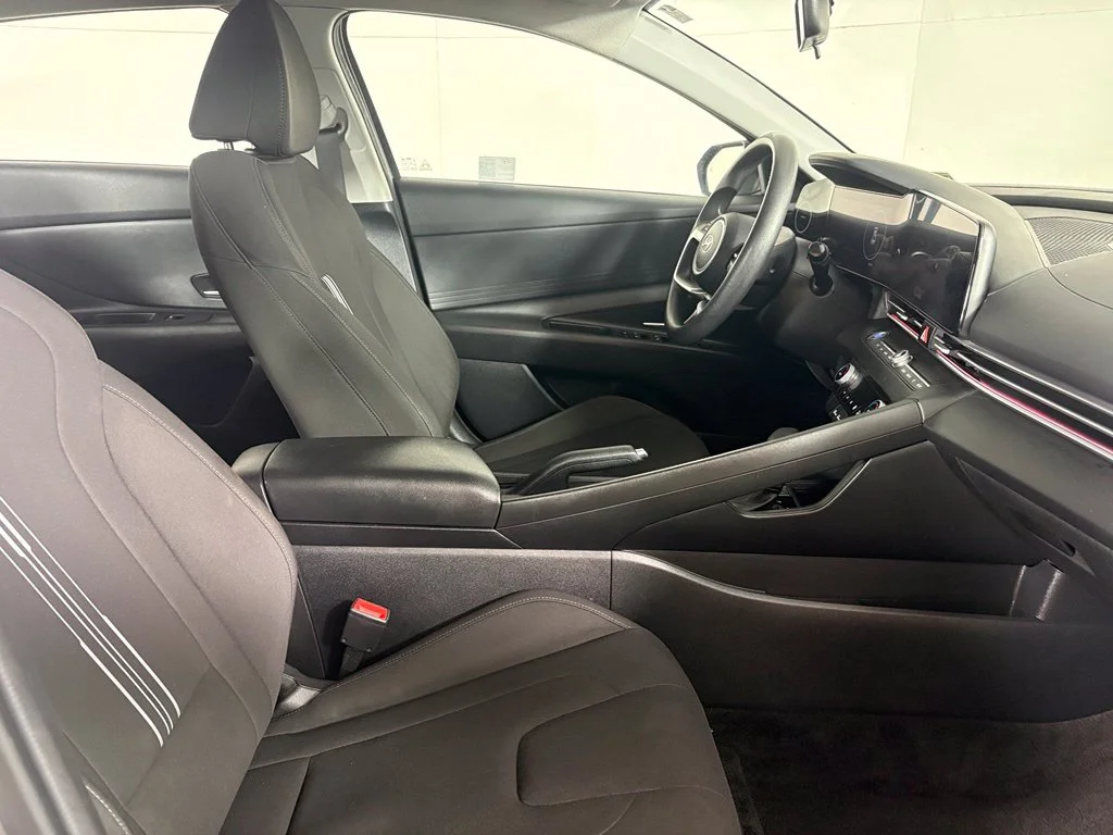 Used 2024 Silver Hyundai SEL image 16