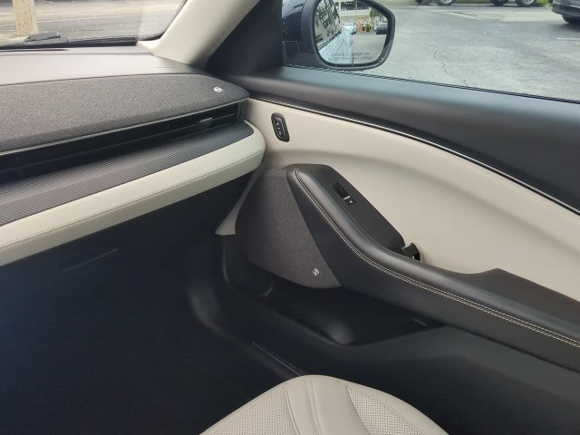 Used 2023 White Ford Premium image 18