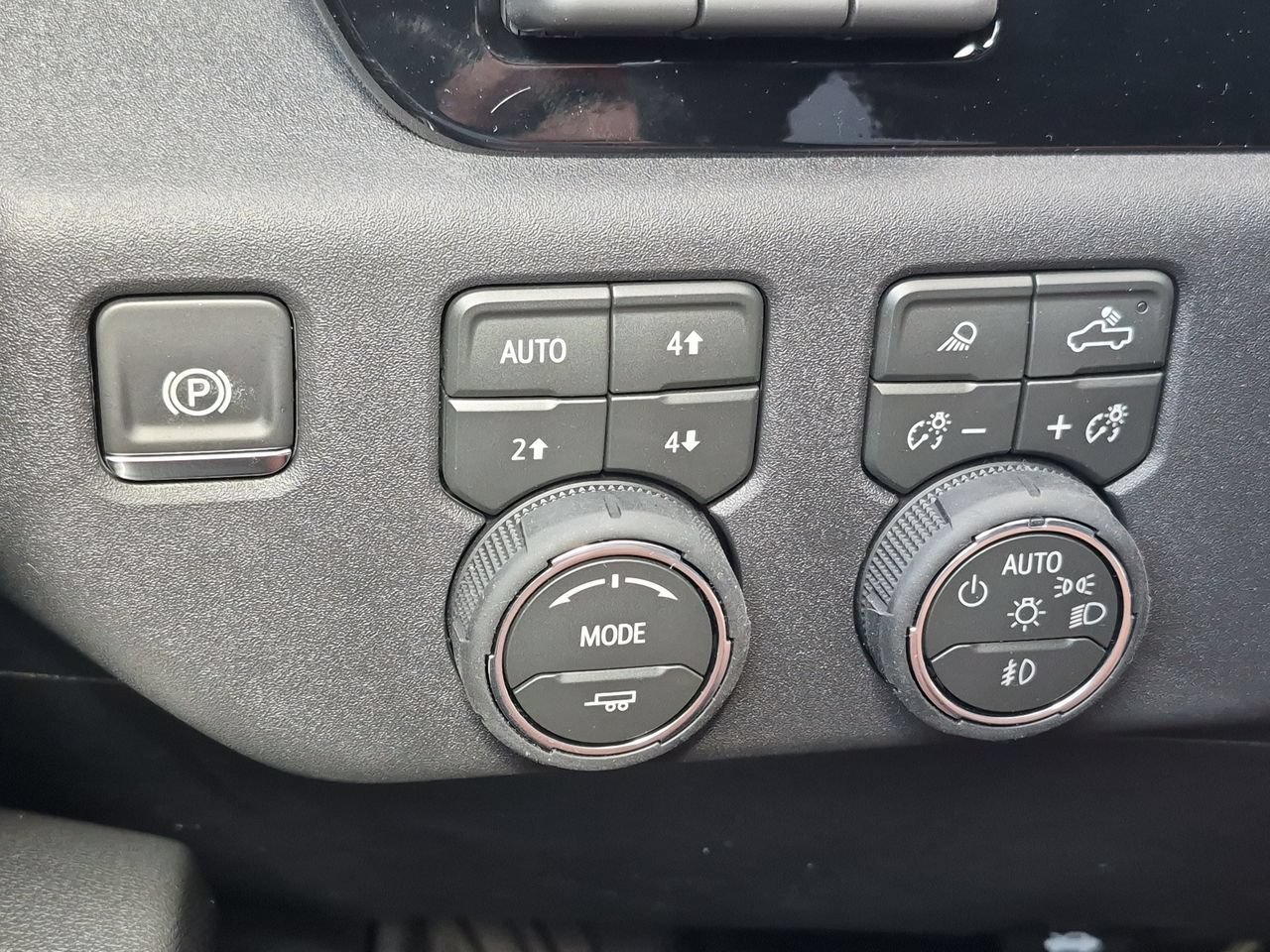 2026 Chevrolet Silverado 1500 LTZ - Photo 18