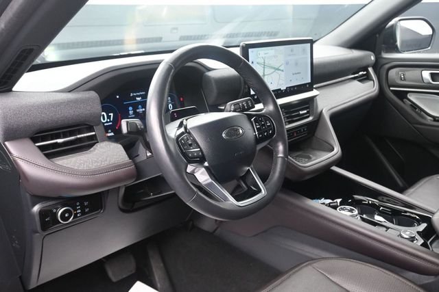 2025 Ford Explorer Platinum - Photo 12