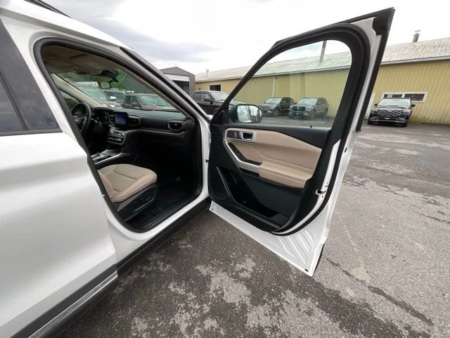 Used 2023 White Ford XLT image 18