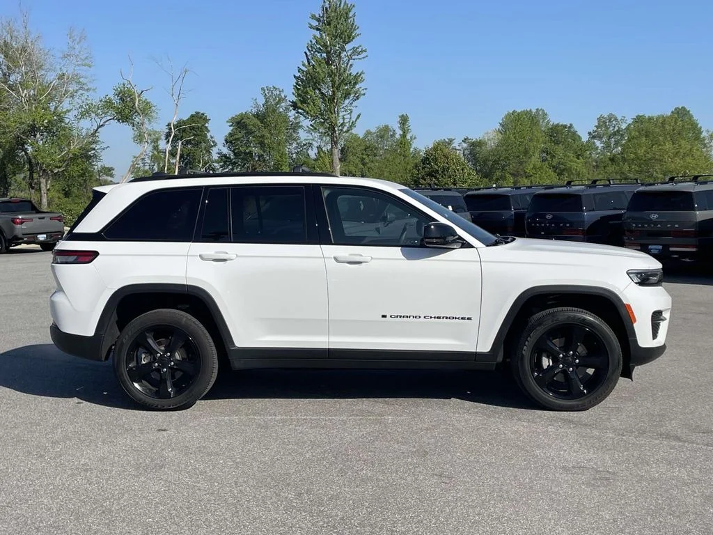 2025 Jeep Grand Cherokee Altitude - Photo 29