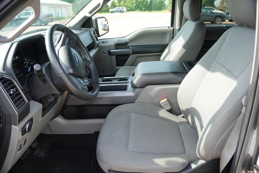 Used 2020 Magnetic Metallic Ford XLT image 4