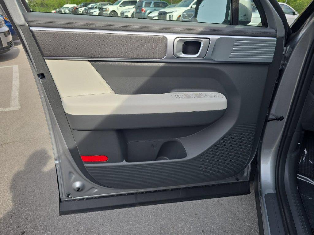 New 2026 Silver Hyundai SE image 13