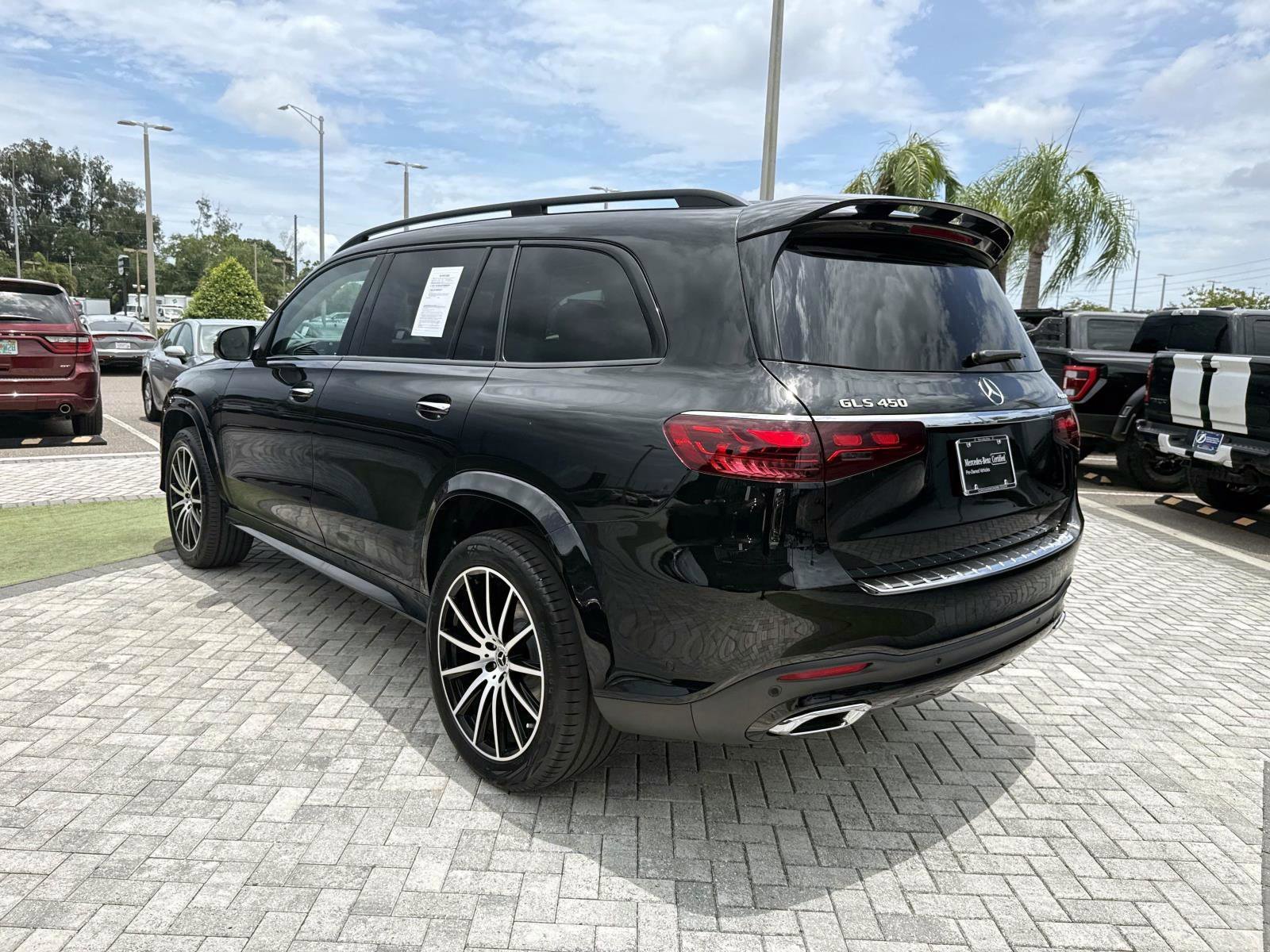 New 2026 Obsidian Black Metallic Mercedes-Benz 450 4MATIC® SUV image 4