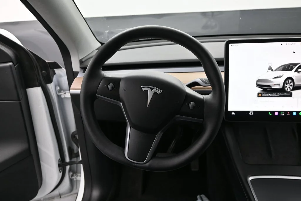 Used 2022  Tesla Long Range image 13