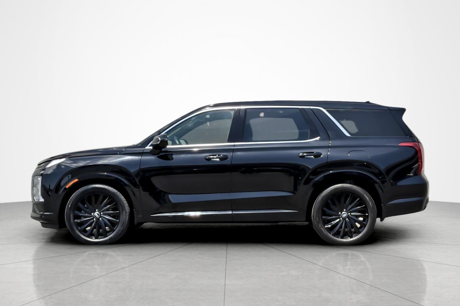 Used 2024 BLACK Hyundai Calligraphy Night Edition image 2