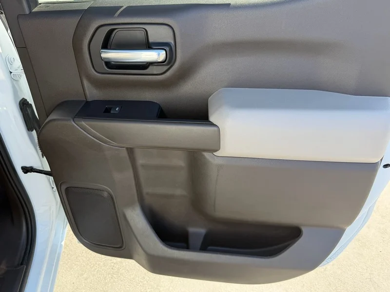 Used 2020 SUMMIT WHITE Chevrolet LT image 22