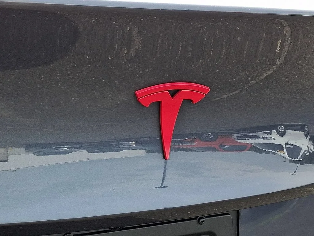 Used 2023  Tesla Long Range image 63