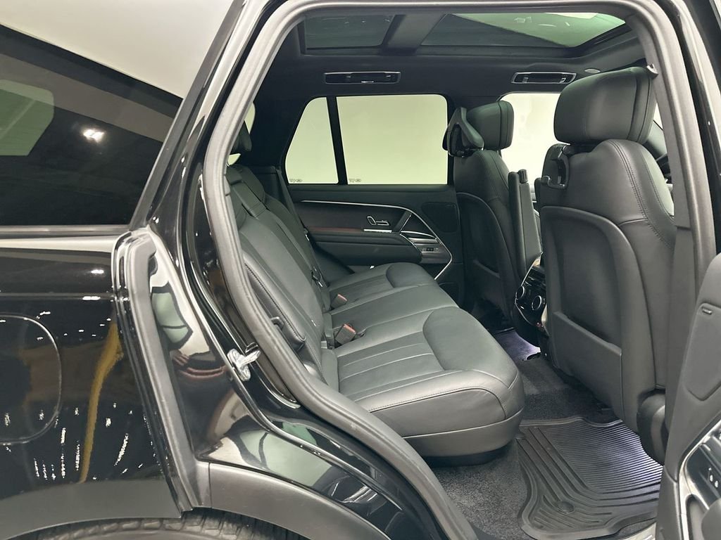 Used 2024 Santorini Black Metallic Land Rover SE image 19