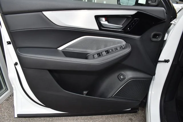 New 2026 Platinum White Pearl Acura Technology Package image 10
