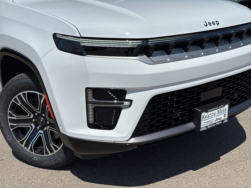 New 2026 Bright White Clear-Coat Exterior Paint Jeep  image 6