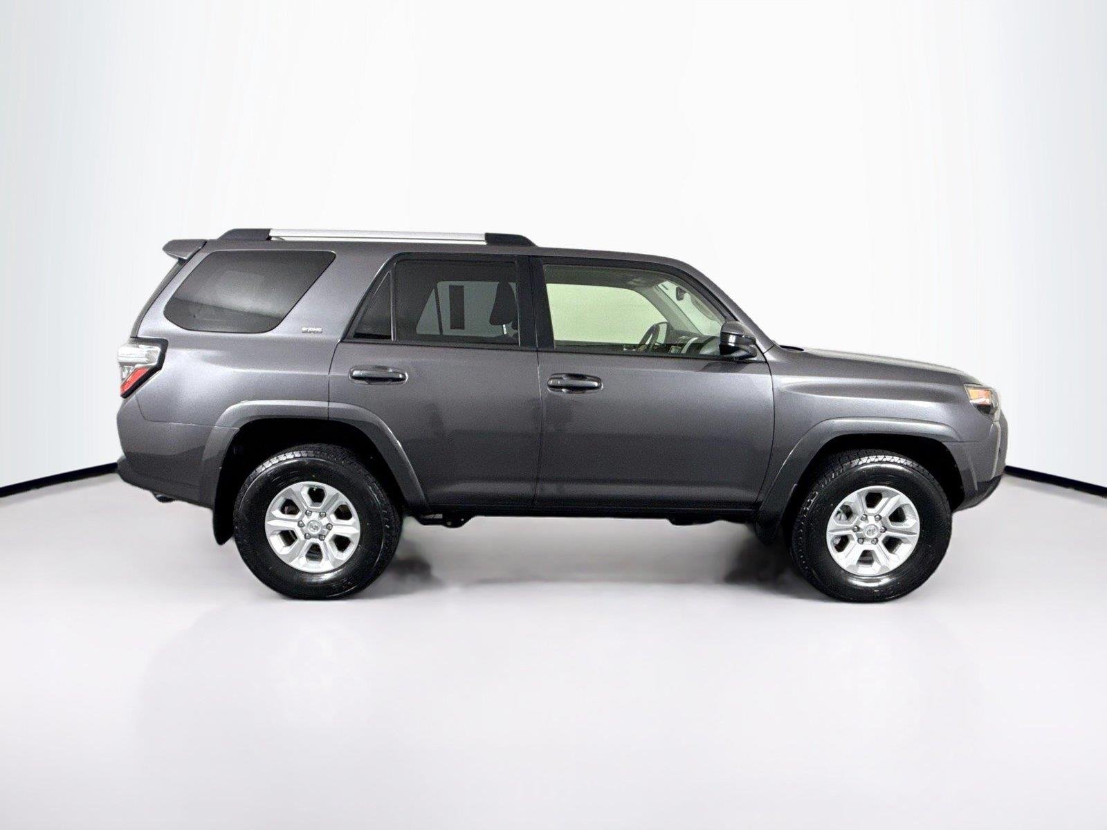 Used 2021 Magnetic Gray Metallic Toyota SR5 image 9