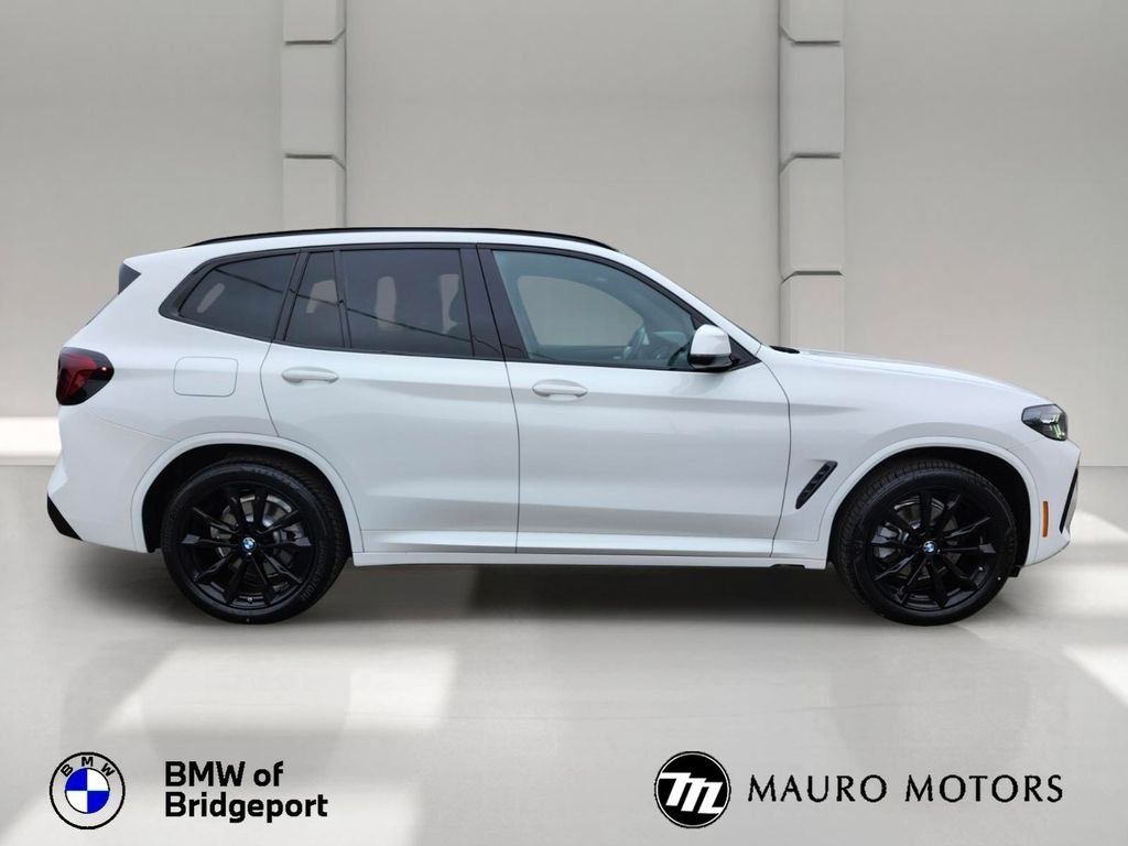 Used 2024 White BMW xDrive30i image 7