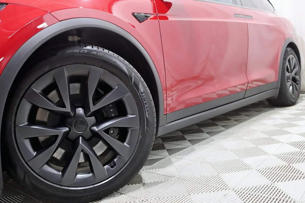 Used 2022 Red Tesla Plaid image 4