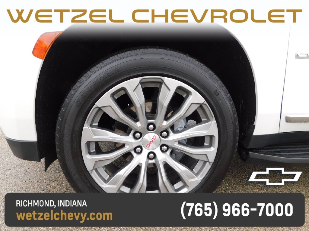 Used 2021 White GMC Denali image 10