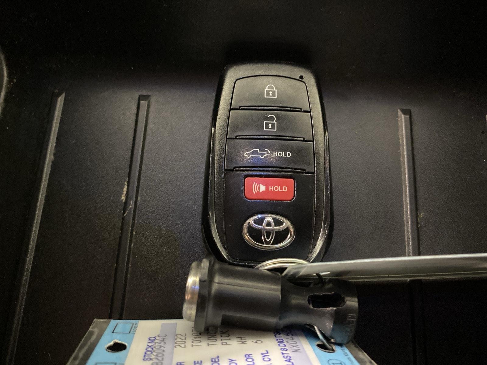 Used 2022 White Toyota SR5 image 28
