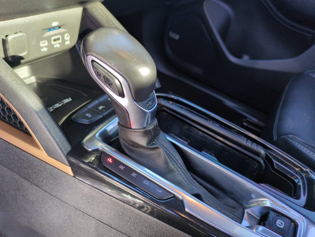 Used 2021 SUMMIT WHITE Chevrolet ACTIV image 24