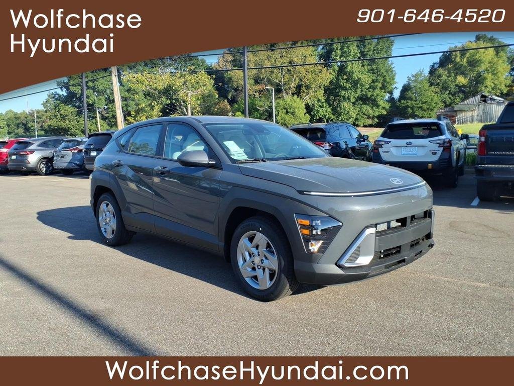 New 2027 Gray Hyundai SE FWD image 7
