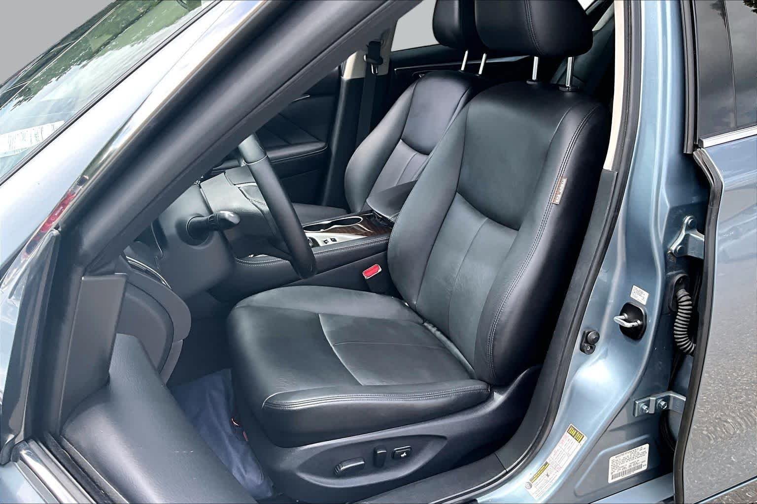 Used 2018 Hagane Blue INFINITI 3.0t LUXE image 8