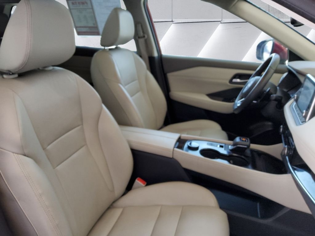 Used 2023 Red Nissan SL image 14